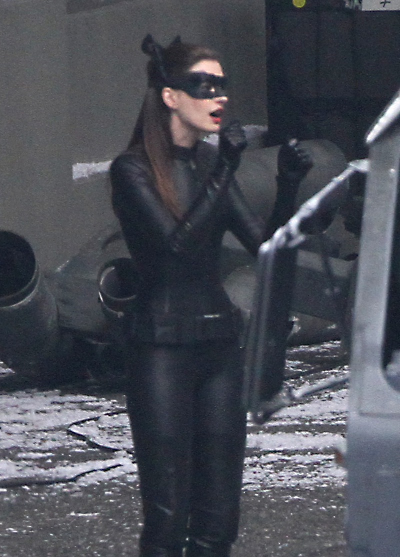 Illustration for article titled The Dark Knight Rises — 30 Catwoman Set Pictures